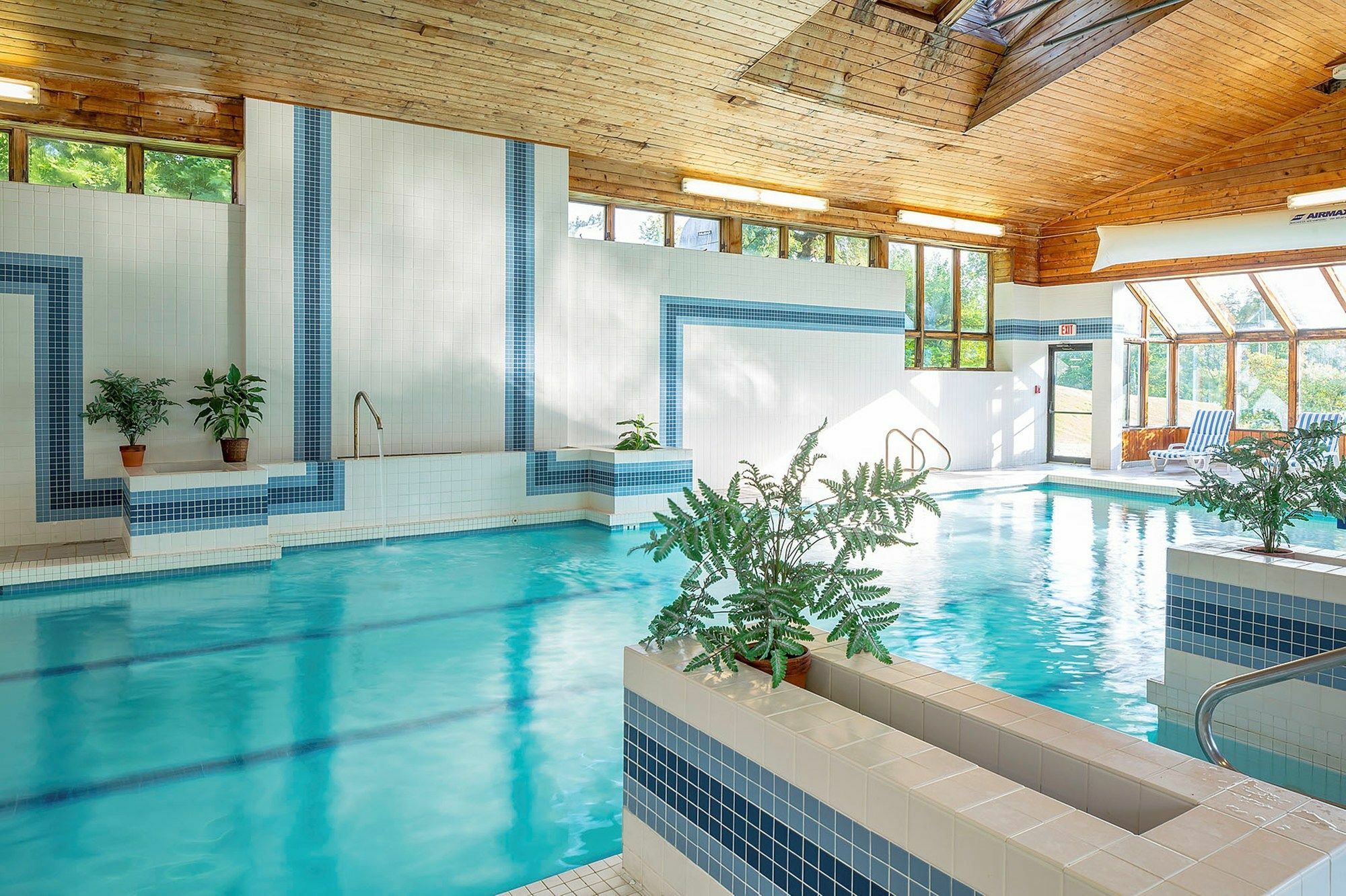 Bluebird Cady Hill Lodge สโตว์ ภายนอก รูปภาพ